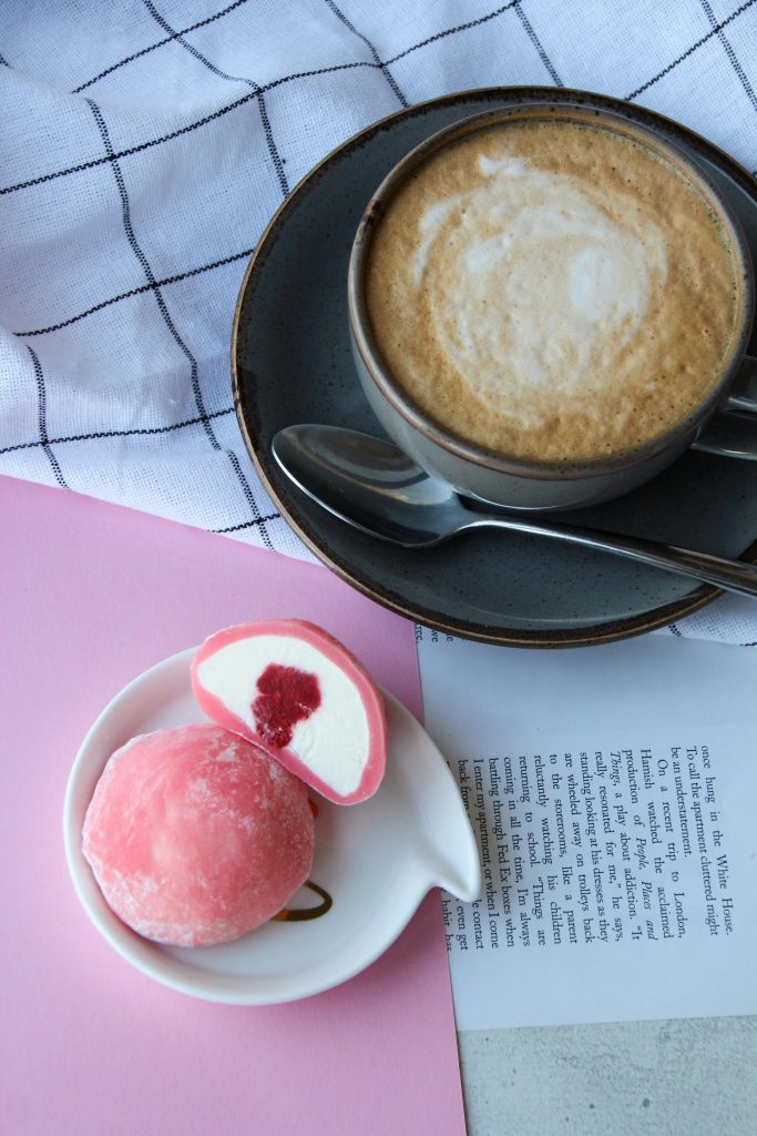 Bánh mochi Nhật và cà phê latte: Sự giao thoa thú vị