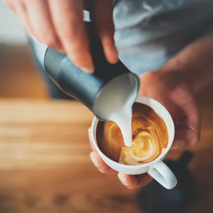 Tách espresso Ý với lớp crema đặc trưng