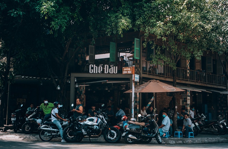 Văn hóa cà phê Việt Nam: Từ vỉa hè đến quán sang trọng